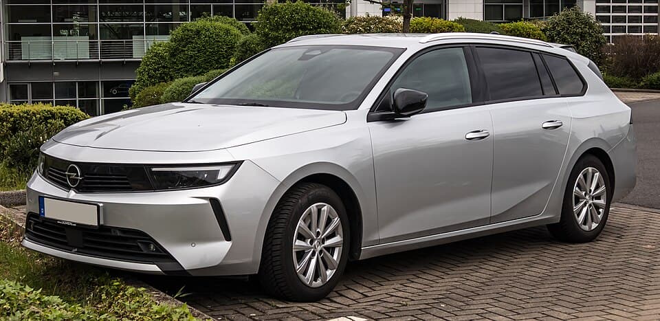 Opel Astra Sports Tourer — photo de référence du modèle